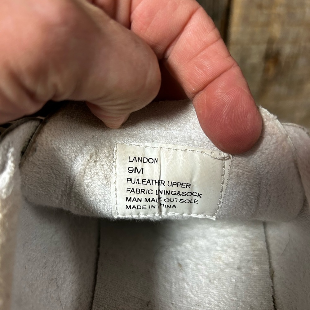 KELLPARKER Women's White and Gray Sneakers - Picture 7 of 7